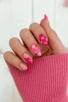 Valentine’s Day nails in round shapes and unique v-day nail designs are so fun. Heart nails and red accents bring a cute and festive touch. Tap to find your perfect style! Fun Valentines Nails Almond, Checkered Valentines Nails, Almond Nails February, Pink Nails Checkered, Valentine’s Day Almond Nails, Red Checkered Nails, Pink Checkered Nails, Nail Inspo Classy, Valentines Nails Designs