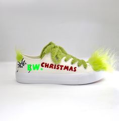 He steals Christmas, you steal the show! These funny and personalizable custom shoes made by order are ready to rock the best season of the year. Putting your stamp is very simple, just leave us your idea, name, or sentence on the "personalization" tab and we will place it on the sides of the shoes. Let's talk about your idea!.  💚 You will receive 💚  - One pair of sneaker canvas off-brand - One unique hand-made Christmas fabric textil bag for the shoes - Green special texture Shoelaces 120 cms The Grinch Shoes Diy, Grinch Shoes Diy, Grinches Shoes, Christmas Tennis Shoes, Grinch Sneakers, Nike Grinch Sweatshirt, Grinch Shoes, Funny Shoes, Grinch Decorations