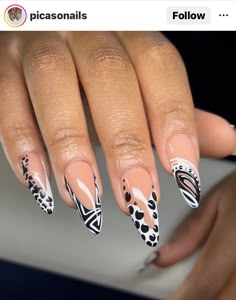 Simple Work Nail Designs, Urban Nail Art, Black Abstract Nail Designs, Abstract Art Nails Design, Abstract Art On Nails, White Fun Nails, Abstract Art Nail Designs, White Tip Design Nails, Fun Almond Nails Art Designs