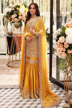 Mehndi Gharara Pakistani Bridal, Mendhi Clothes Mehndi Outfit, Mendhi Outfits Pakistani, Haldi Gharara, Haldi Dress For Bride Pakistani, Mehndi Sharara Outfit, Pakistani Mehendi Outfits, Yellow Mehndi Outfit, Mehendi Dress Brides