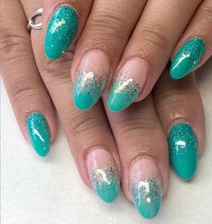 Sea Blue Nail Designs, Seaside Nails, Teal Nail Art, Oval Nails Designs, Pedi Ideas, Aqua Marina, Teal Nails