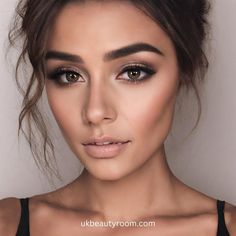 Make Up For Brown Hair Brown Eyes, Eye Make Up For Black Outfit, Best Makeup For Dark Brown Eyes, Smoky Eyeshadow For Hazel Eyes, Smokey Eye With Black Dress, Brown Eye Soft Glam, Prom Hair And Makeup Ideas Natural Looks, Chocolate Brown Smokey Eye, Natural Eye Make Up For Brown Eyes