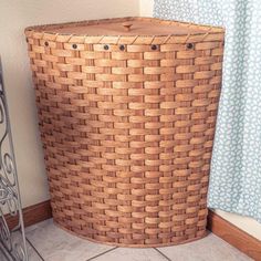 This large-sized Amish woven wood corner hamper comes complete with a removable lid. This all-natural large wicker laundry hamper has an oversized holding capacity yet its special space-saving corner hamper shape with lid lets you easily display and use this hamper in any room in your home. This basket’s big vertical shape combines with this large wicker laundry hamper’s strong internal wood frame to provide you with an enjoyable and functional laundry room gem that goes perfectly with any rusti Primitive Interior Design, Corner Laundry Basket, Corner Laundry, Buttermilk Cookies, Primitive Interiors, Hamper Baskets, Woven Hamper, Wicker Laundry Hamper, Woven Laundry Basket