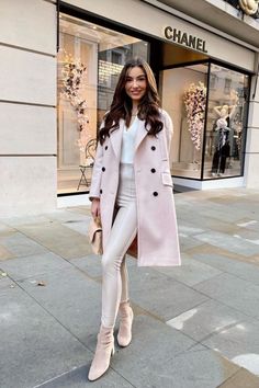 Sophie Knight, Neutral Winter Outfit, Fashion Trend Inspiration, Legging Outfits, Paris Outfits, Trendy Fall Outfits, Spring Fashion Trends, Mode Inspo