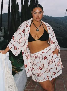 Resortella Set White / Red Curve White Clothes Plus Size, Island Wear Plus Size, Beach Vacation Clothes Plus Size, Two Piece Set Mid Size, Plus Size Mexico, Festival Tops Women, Womens Party Tops, Pool Party Outfits, Outfits For Mexico