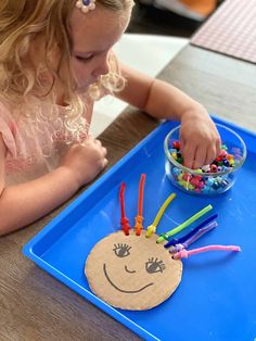 Fine Motor Skills Activity With Beads - Toddler Approved DD9 Bug Snacks, Working Parents, Morning Activities, Montessori Toddler Activities, Hairstyles Kids