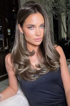 Rambut Brunette, Brown Hair Looks, Hairstyles Women, Women's Hairstyles, Winter Hair Color, Haircuts Straight Hair, Hairstyles Long