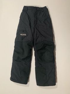 Winter Pants Snow, Ski Fits, On Knees, Winter Inspo, Snowboarding Gear, Snowboard Pants, Winter Pants, Skiing Outfit, Snow Skiing