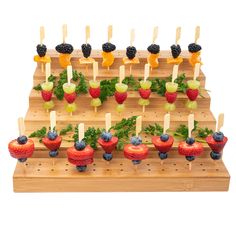 Veggie Hot Dog, Food Skewers, Food Display Stands, Bamboo Food, Skewer Appetizers, Food Stand, Food Boards, Wooden Food, Skewer Recipes