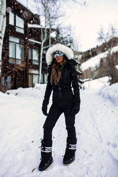 Topshop ski suit from nordstrom and black moon boots Womens Ski Suit, Apres Ski Dinner, Women’s Ski Outfit, Ski Coats For Women, Vail Outfits, Cute Ski Outfits For Women, Aspen Fashion, Snow Suits For Women, Cute Ski Outfits