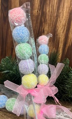 Pastel Candy Christmas Decor Diy, Diy Candyland Christmas Tree Decorations, Candy Decorations For Christmas, Diy Christmas Candy Decorations, Diy Candyland Christmas Decorations, Candy Themed Christmas Decor, Gingerbread Porch, Candy Themed Christmas Tree, Stem Christmas