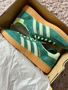 Adidas Sst Green, Urban Green Adidas Sneakers, Modern Green Adidas Sneakers, Green Adidas Sneakers For Streetwear, Adidas Green Suede Sneakers, Stylish Clothes, Adidas Campus, Autumn Aesthetic