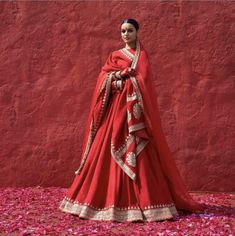 Sabyasachi Lehenga Bridal, Sabyasachi Bridal, Latest Bridal Lehenga, Sabyasachi Lehenga, Indian Outfits Lehenga, Wedding Lehenga Designs, Indian Bride Outfits, Bridal Lehenga Collection