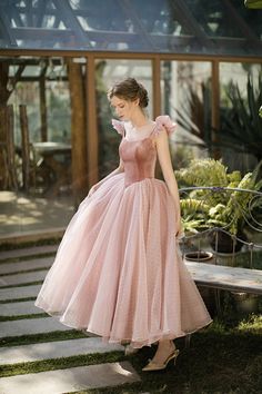 Tulle Dress Princess, Modest Prom Outfits, Prom Dresses Tea Length, Prom Dress Cute, Tea Length Prom Dress, Tea Length Dress, Graduation Party Dresses, Pink Prom Dress, A Line Shorts