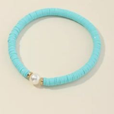 Faux Pearl Gold And Aqua Alloy Stretch Bracelet Perfect To Layer Multiple Bracelets Ideas For Clay Bead Bracelets, Claybead Bracelet, Bracelet Preppy, Clay Beaded Bracelet, Make Clay Beads, Bracelet Business, Heishi Bracelets, Beachy Bracelets, Turquoise Bracelets