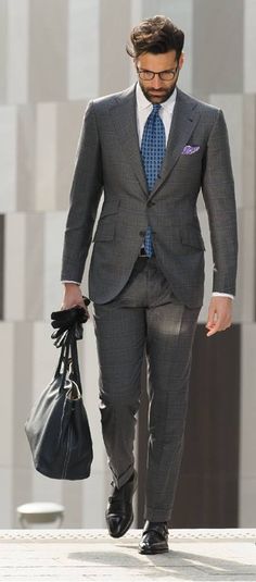 Spring Business Outfits, A Man In A Suit, Suit Outfit, Smart Casual Style, Business Style, Classic Suit