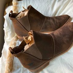 Rocket Dog Maylon Brown Ankle. Brand New With Out Box. 8.5 Never Worn. I Am Reposhing As The Boot Is Too Small. Purchased From @Jillc123 Dog Brown, Rocket Dog Shoes, Dog Shoes, Rocket Dog, Bootie, Rocket, Bootie Boots, Ankle Boots, Women Shoes