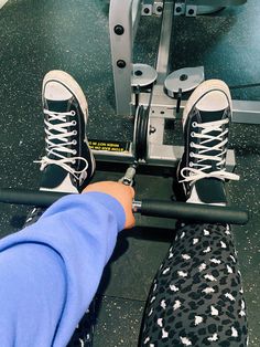 #fitspo #gym #workout #aesthetic Gym Workout Aesthetic, Workout Aesthetic, Converse Chuck Taylor High, Chuck Taylors High Top, Converse High, Converse High Tops, Gym Workout, Chucks Converse, Converse High Top Sneaker