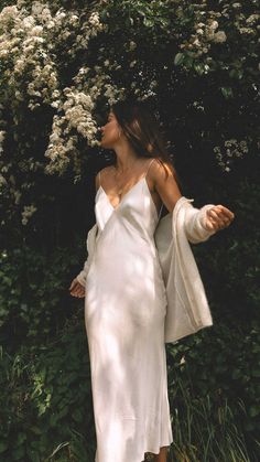 Slip Dress Outfit, Summer Slip Dress, Outfit Trends, Street Chic, Looks Style, Looks Vintage, Street Styles, Look Fashion