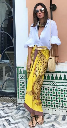 Fashion Mistakes, Looks Chic, Living Life, Sarong, Spring Summer Outfits, Outfits Ideas, Moda Fashion, White Shirt