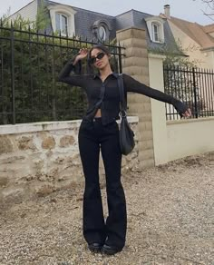 Black Flare Pants Outfit, Flare Jean Outfit, Flare Black Pants, Flare Jeans Outfit, Black Pants Outfit, Black Flare Jeans, Chique Outfit, Black Flare Pants, Sheer Mesh Top