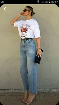 Casual Outfits For 30s For Women, Wide Leg Jeans Outfit, Legs Outfit, Outfits Con Jeans, Looks Jeans, Casual Day Outfits, Classy Work Outfits, Looks Street Style