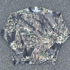 Vintage Y2k Realtree Camo Blank Cotton Essential Crewneck Sweatshirt. Beauty. Measures 27x30.5. Please Check Measurements Before Purchasing. I Do My Best To Show Any Flaws In Pictures. Quick Shipping! Bundles Encouraged! @Ants_haul On Instagram. 36!!! Essential Crewneck, Shirts Vintage, Realtree Camo, Mossy Oak, Green Brown, Ants, Green And Brown, Vintage Y2k, Crewneck Sweatshirt