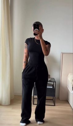 Casual Work Office Outfits, Loungewear Outfits Black Women, Chill Black Outfits, Summer Outfits Black Woman Chill, Comfortable Outfits Black Women, Minimal Aesthetic Outfits, Casual Chill Outfit, Minimal Work Outfit, Olaplex No 3