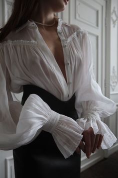 Perfect White Shirt, Boho Fashion Summer, Stylish Work Attire, Elegant Blouses, Causual Outfits, 가을 패션, Style Outfits, Elegant Outfit, 90s Fashion