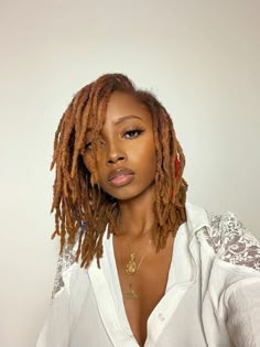 French Cognac Locs, Woman Dreadlocks, Honey Locs Black Women, Brown Locs With Highlights, Brown Locks, Highlight Locs, Locs With Brown Highlights, Short Locks, Honey Brown Locs