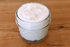 Homemade {Baking Soda Free} Deodorant Homemade Baking Soda, Baking Soda Free Deodorant, Scrub Homemade, Make Up Diy, Deodorant Recipes, Diy Deodorant, Homemade Baking, Homemade Deodorant, Buy Skincare