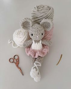 Things To Crochet For A Baby, Crochet Ideas Gift, Little Things To Crochet, Crochet Amigurumi Ideas, Little Crochet Gifts, Cute Crochet Ideas Easy, Baby Crochet Projects, Crochet Projects For Kids