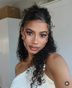 Prom Hair Inspo, Curly Hair Prom, Mixed Curly Hair, Prom Hairstyle, Curly Wedding Hair, Blonde Curly Hair, Cute Curly Hairstyles, Curly Hair Extensions, Curly Hair Styles Easy