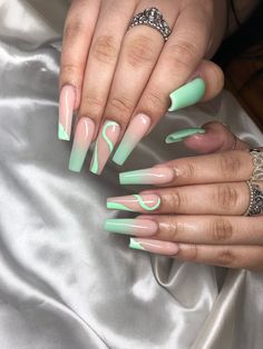 Nail Designs Summer Green, Vacation Nails Green, Green And Nude Nails, Nail Art Vert, Mint Green Nails, Neon Acrylic Nails, Unghie Sfumate, Hello Nails, Fancy Nails Designs