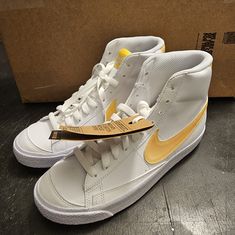 Nike Blazer Mid Nn Gs/ White Color/ Size 6.5y/ Unisex Mid Blazers, Mid Blazer 77, Shoes Nike Blazer, Blazer 77, Pretty Sneakers, Belly Shirts, Preppy Shoes, Nike Blazer Mid 77, Shoe Wishlist