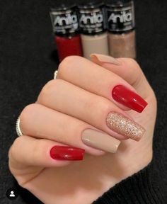 Glitter Accent Nails, Square Nail Designs, Gold Nail, Her Nails, Accent Nails, Chic Nails, Artificial Nails, Gold Nails, Square Nails