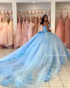 Light Blue Quince Nails, Baby Blue Quince Dresses, Blue Quince Nails, Baby Blue Nails Designs, Natalie Manning