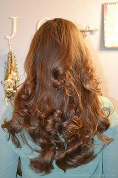 No heat overnight curls using three tube tocks. Takes 15 minutes all together to get these Hollywood glam curls. Clementinebean.wordpress.com Wavy Hair Overnight