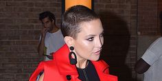 Kate Hudson Just Showcased a Dramatic Underboob Look and a Shaved Head Buzzed Hairstyles, Buzz Cut Women, Shave Her Head, Super Short Hair, Autumn Winter 2024, Shaved Head, Long Blonde, Kate Hudson, Hair Dye Colors