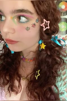 🪲🐞🪲🐞🪲 Fun Eye Makeup Ideas, Beetle Makeup, Insect Makeup, Funky Makeup Looks, Kidcore Makeup, Bug Makeup, Quirky Makeup, Cottagecore Makeup, Whimsical Makeup