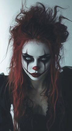 #halloweenmakeupideas #halloween #halloweenart #makeup #makeupoftheday #makeover #makeupaddict #makeuplover Clown Hairstyles, Red Hair Halloween Costumes, Teknik Makeup, Halloweenský Makeup, Holloween Makeup, Scary Clown Makeup, Horror Halloween Costumes, Creepy Halloween Makeup, Cute Halloween Makeup