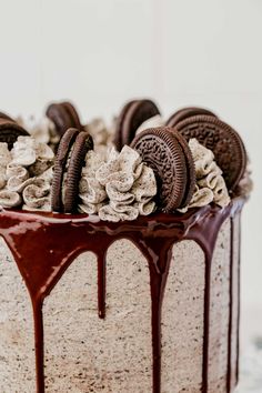 an oreo cookie cake with chocolate drizzle on top