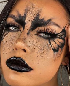 Awesome Halloween Makeup, Halloweenský Makeup, Holloween Makeup, Vampire Bride, Angel Makeup, Extreme Makeup, Creepy Halloween Makeup, Halloween Makeup Diy, Witch Makeup