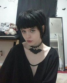 Goth And Soft Girlfriends, Bangs Goth, Dark Mantle, Goth Hair, Beauty Makeup Tips, Hair Reference, Hair Inspo Color, Grunge Hair