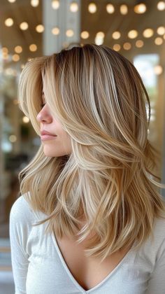 Kate Hudson Long Hair, Blonde For Red Skin Tones, Blonde Long Hair Cuts, Layered Blonde Hair Medium, Short Blonde Hair With Layers, Long Thick Hair Haircut, Warm Dimensional Blonde, Long Wavy Layers, Caramel Blonde Hair