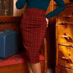 New With Tags Laura Byrnes California Red Plaid Pencil Skirt Size Small From A Smoke-Free Home Red Fitted Skirt For Workwear, Red Knee-length Pencil Skirt For Office, Red Fitted Midi Pencil Skirt, Red Lined Pencil Skirt For Office, Fitted Red Pencil Skirt, Red High Waist Lined Pencil Skirt, Red High Waist Fitted Pencil Skirt, High Waist Red Lined Pencil Skirt, Red Pencil Skirt For Office