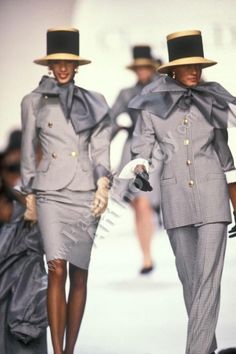 Christian Dior Runway Show SS 1990 Christian Dior Runway, Raf Simmons, Dior Runway, Marc Bohan, 00s Fashion, Gianfranco Ferre, Maria Grazia Chiuri, John Galliano