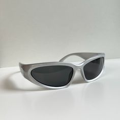 Unique Sick Y2k 2000s Vintage Style Chrome Silver Surfer Sunglasses Silver Frame With A Dark Lens These Glasses Are Unisex! Trendy. Very Durable, Beautiful Frame Of Glasses. Sharpens Any Outfit Uva And Uvb Protection Brand New #Sunglasses #Shades #Sunnies #Fashion Surfer Sunglasses, Chrome Glasses, Oc Comic, 2000s Sunglasses, Grey Jewelry, Boys Sunglasses, Sunglasses Organizer, Cool Shades, Cartier Sunglasses