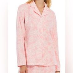 Brand New With Tags Charter Club Women’s Cozy Fleece Pink/White Outline Floral Pajama Set Size: Xxl (2x) Pink & White In Outline Floral Pattern 100% Polyester Fleece Top Has Button Down Front, Notched Collar & Side Slits At Bottom Easy Pull On Elastic Waistband (22) Button Up Pajamas, Floral Pajama Set, Red Pajamas, Fleece Pajama Pants, Floral Pajamas, Top Hits, Plaid Pajamas, Fleece Pajamas, Cotton Pyjamas