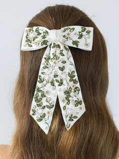 Accessories Photoshoot, Bridal Bow, Pin Diy, Jojo Bows, Luxury Hair Accessories, Bow Barrette, Hand Embroidered Flowers, Tulle Bows, Jennifer Behr